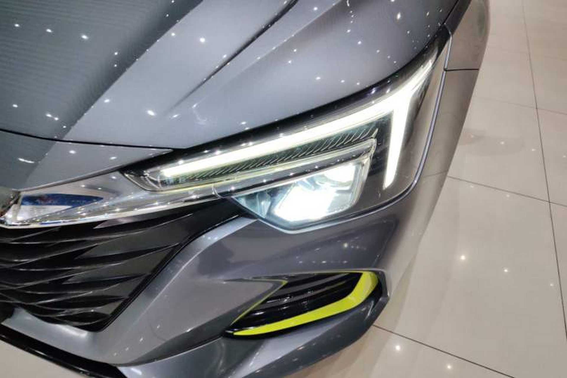 Used Roewe i6 MAX 2020 300TGI Automatic "Swell Cool Smart Drive" Edition Left Front Headlight