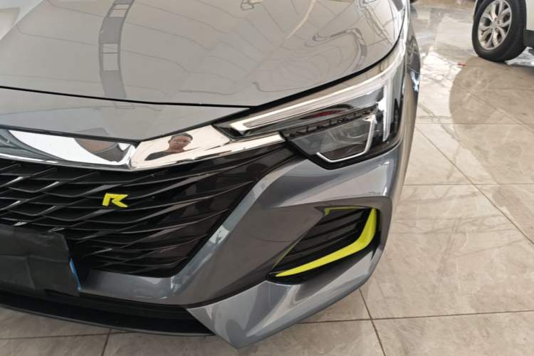 Used Roewe i6 MAX 2020 300TGI Automatic Supreme Edition with Cool Sunroof and Advanced Driving Features Left Front Headlight