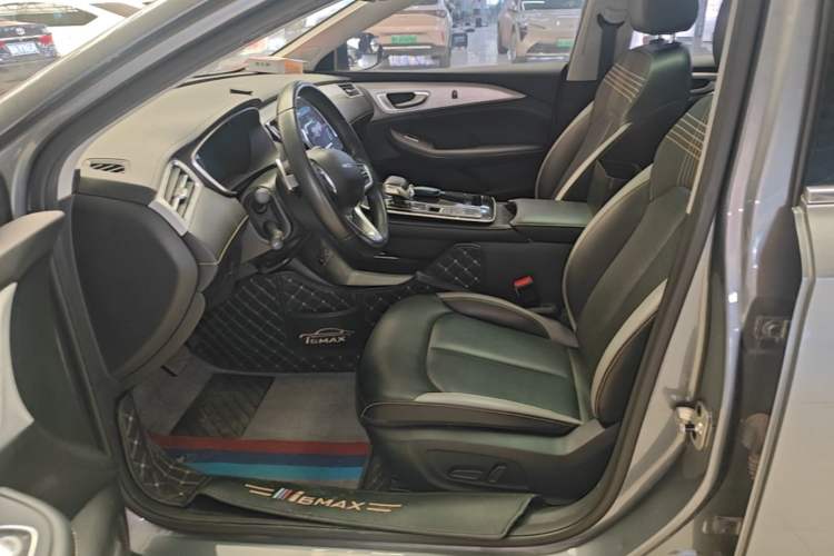 Used Roewe i6 MAX 2020 300TGI Automatic Supreme Edition with Cool Sunroof and Advanced Driving Features Left Front Seat