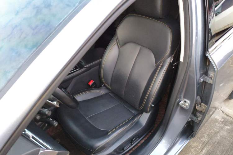 Used Roewe i6 MAX 2020 300TGI Automatic "Swell Cool Smart Drive" Edition Left Front Seat