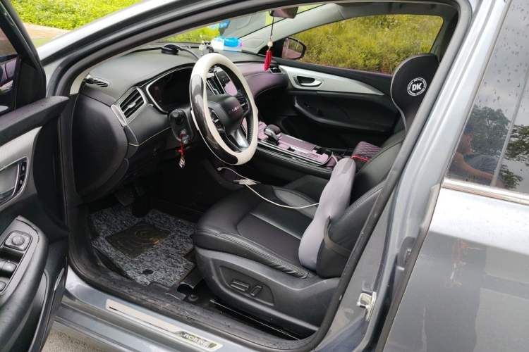 Used Roewe i6 MAX 2020 300TGI Automatic "Swell Cool Smart Drive" Edition Left Front Seat