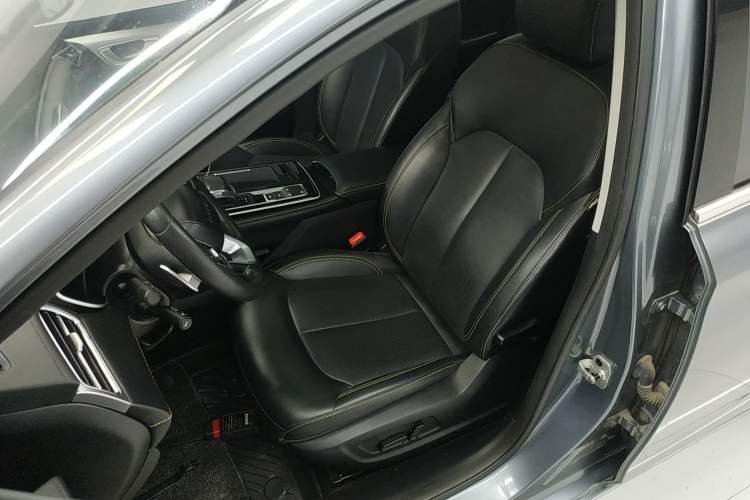 Used Roewe i6 MAX 2020 300TGI Automatic "Swell Cool Smart Drive" Edition Left Front Seat