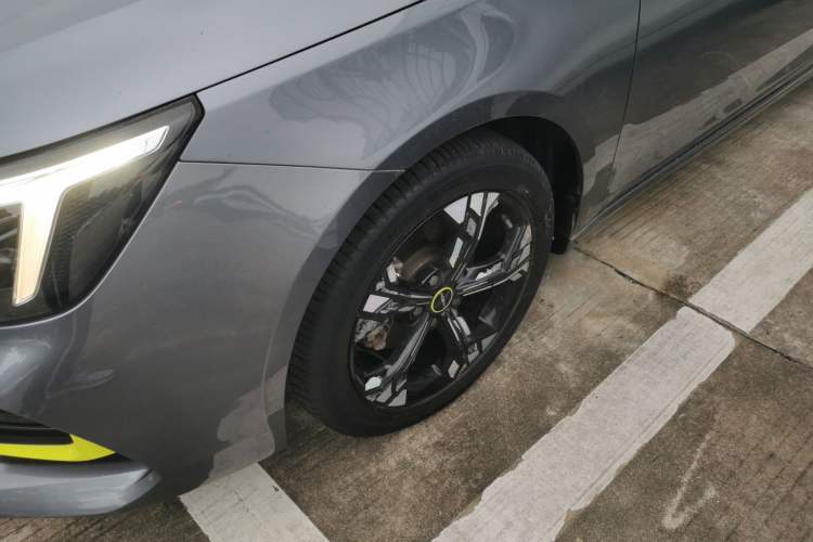 Used Roewe i6 MAX 2020 300TGI Automatic Sporty Cool Edition Left Front Wheel Hub