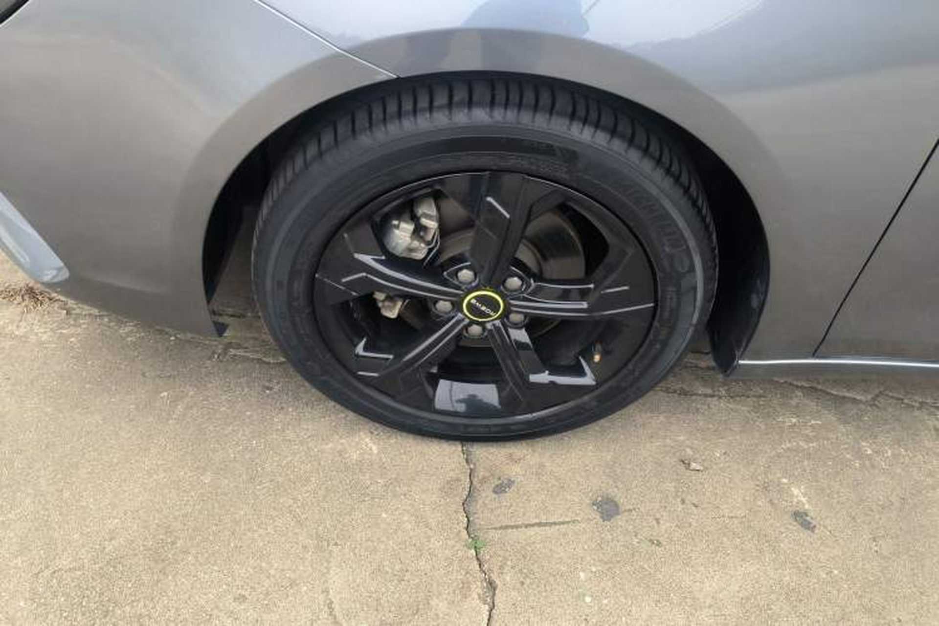 Used Roewe i6 MAX 2020 300TGI Automatic "Swell Cool Smart Drive" Edition Left Front Wheel Hub