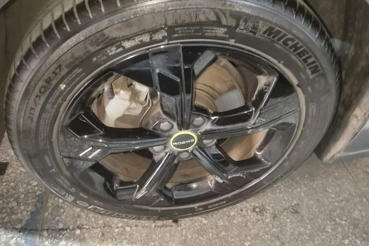 Used Roewe i6 MAX 2020 300TGI Automatic "Swell Cool Smart Drive" Edition Left Front Wheel Hub