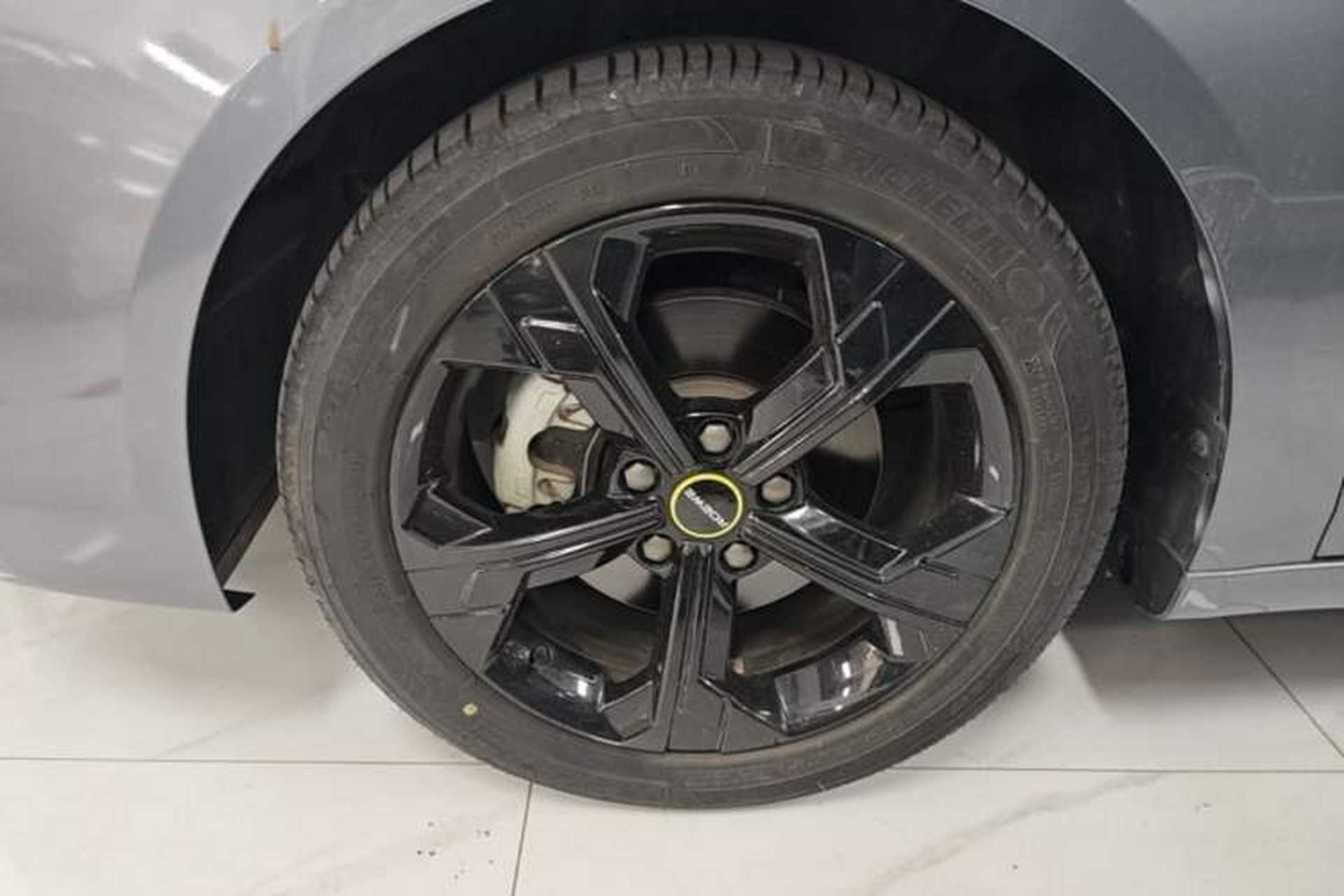 Used Roewe i6 MAX 2020 300TGI Automatic "Swell Cool Smart Drive" Edition Left Front Wheel Hub