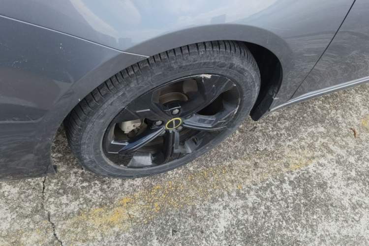 Used Roewe i6 MAX 2020 300TGI Automatic "Swell Cool Smart Drive" Edition Left Front Wheel Hub