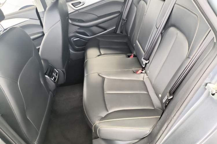 Used Roewe i6 MAX 2020 300TGI Automatic "Swell Cool Smart Drive" Edition Left Rear Seat