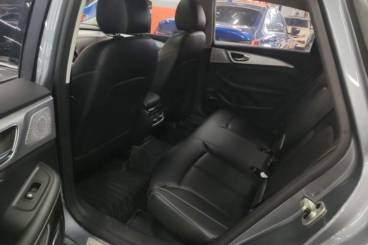 Used Roewe i6 MAX 2020 300TGI Automatic "Swell Cool Smart Drive" Edition Left Rear Seat