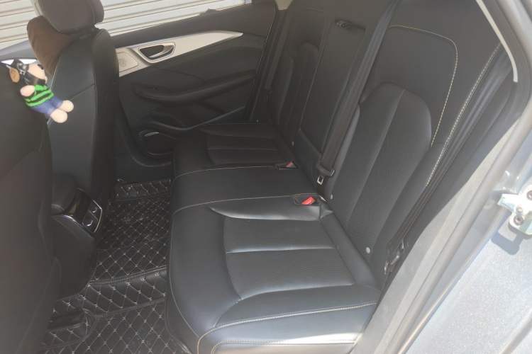 Used Roewe i6 MAX 2020 300TGI Automatic "Swell Cool Smart Drive" Edition Left Rear Seat
