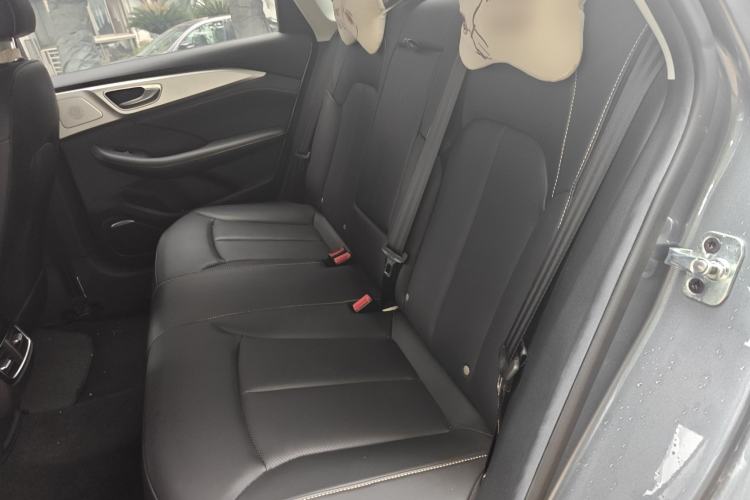 Used Roewe i6 MAX 2020 300TGI Automatic "Swell Cool Smart Drive" Edition Left Rear Seat