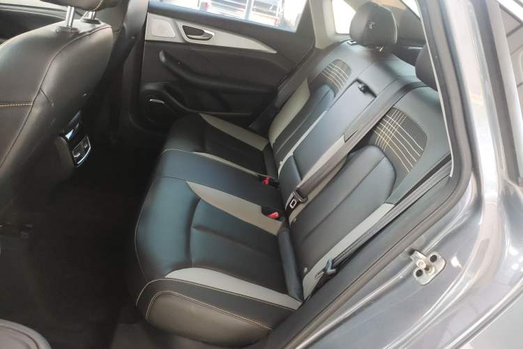 Used Roewe i6 MAX 2020 300TGI Automatic Cool & Stylish Skyroof Edition Left Rear Seat