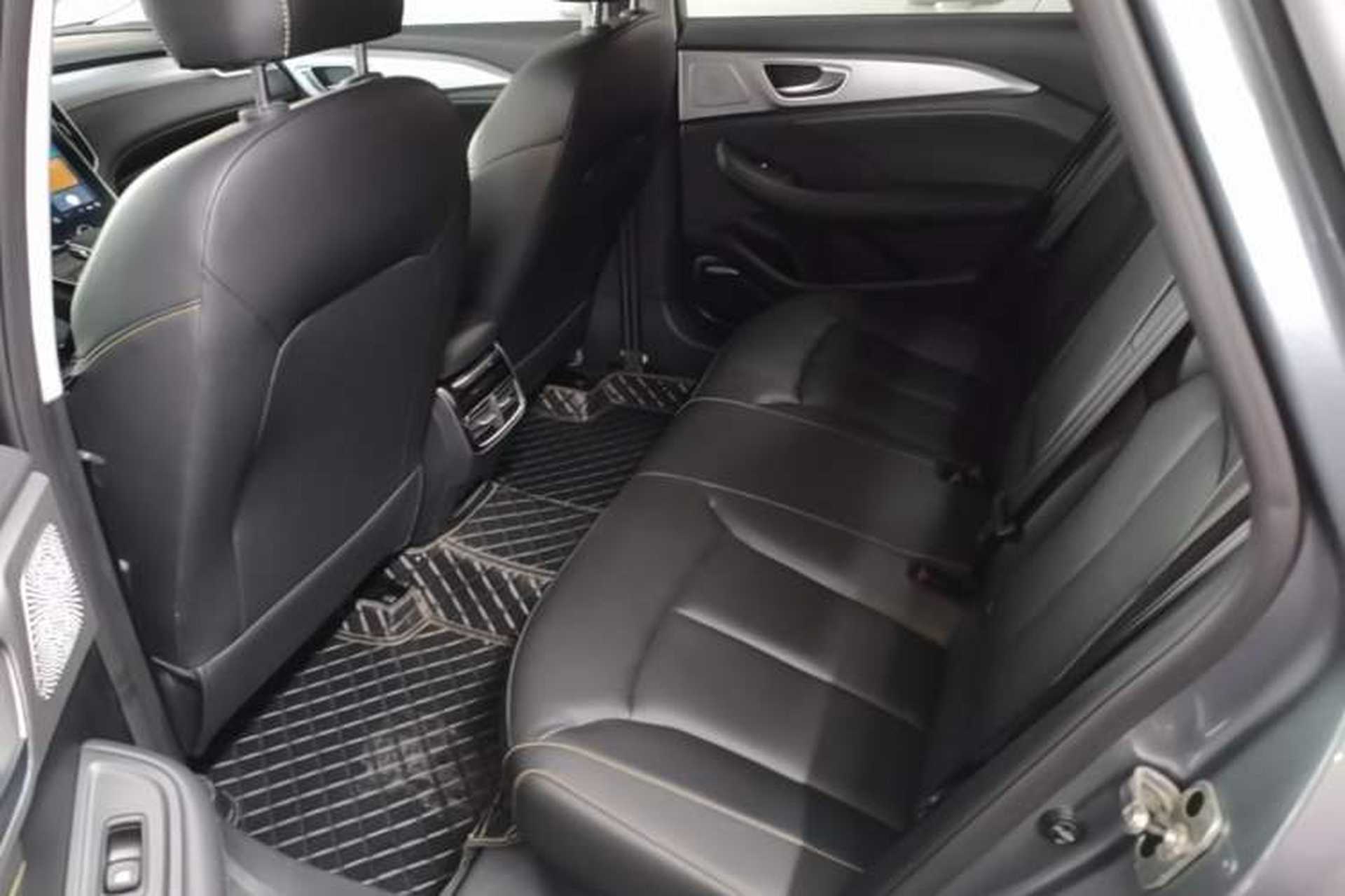 Used Roewe i6 MAX 2020 300TGI Automatic "Swell Cool Smart Drive" Edition Left Rear Seat
