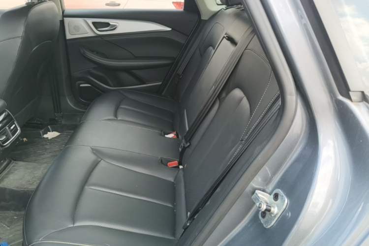 Used Roewe i6 MAX 2020 300TGI Automatic "Swell Cool Smart Drive" Edition Left Rear Seat