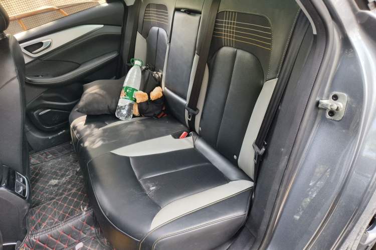 Used Roewe i6 MAX 2020 300TGI Automatic Cool & Stylish Skyroof Edition Left Rear Seat