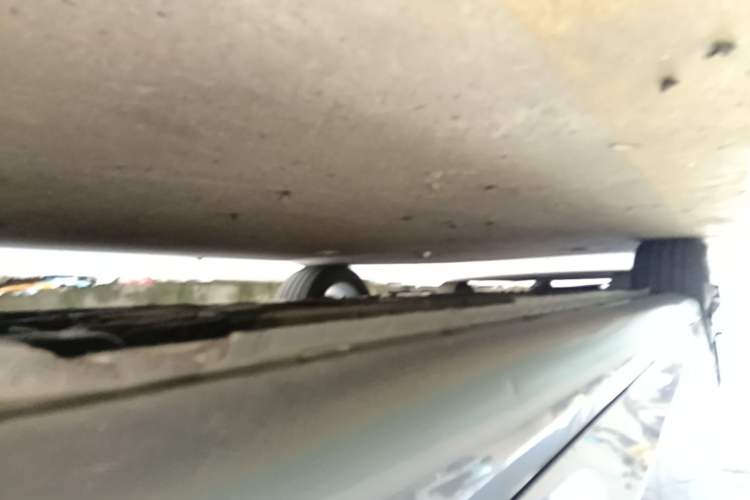 Used Roewe i6 MAX 2020 300TGI Automatic "Swell Cool Smart Drive" Edition Left Side Sill