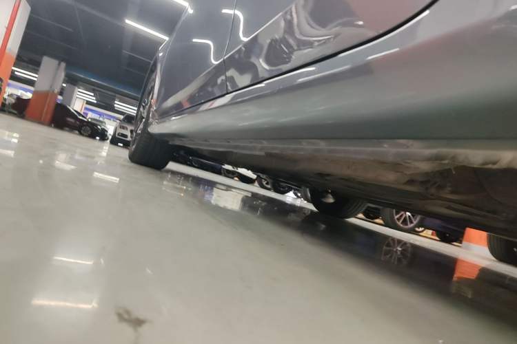 Used Roewe i6 MAX 2020 300TGI Automatic "Swell Cool Smart Drive" Edition Left Side Sill