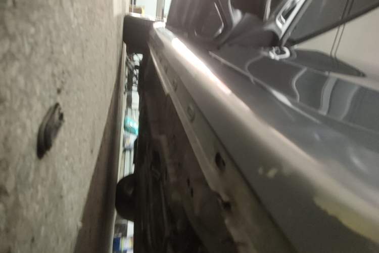 Used Roewe i6 MAX 2020 300TGI Automatic "Swell Cool Smart Drive" Edition Left Side Sill