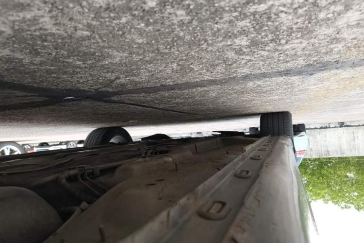 Used Roewe i6 MAX 2020 300TGI Automatic "Swell Cool Smart Drive" Edition Left Side Sill