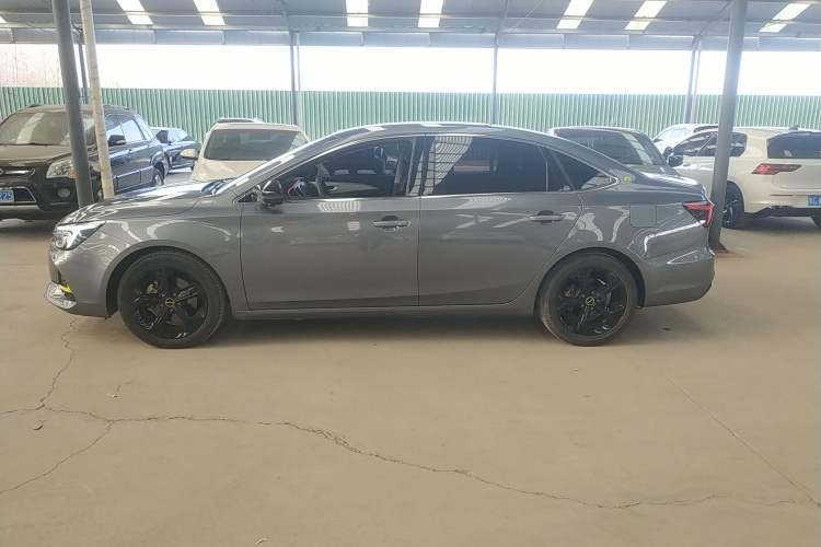 Used Roewe i6 MAX 2020 300TGI Automatic Supreme Edition with Cool Sunroof and Advanced Driving Features Left Side