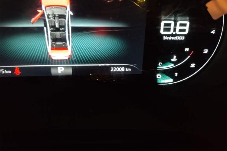 Used Roewe i6 MAX 2020 300TGI Automatic "Swell Cool Smart Drive" Edition Odometer Close Up