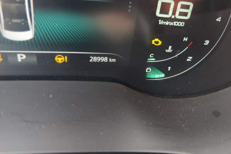 Used Roewe i6 MAX 2020 300TGI Automatic Sporty Cool Edition Odometer Close Up