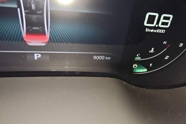 Used Roewe i6 MAX 2020 300TGI Automatic "Swell Cool Smart Drive" Edition Odometer Close Up