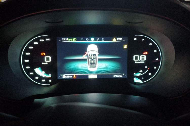 Used Roewe i6 MAX 2020 300TGI Automatic "Swell Cool Smart Drive" Edition Odometer Close Up