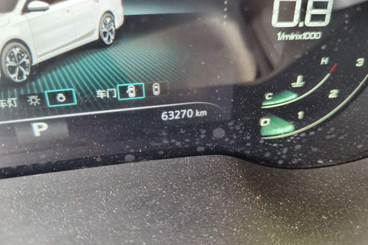 Used Roewe i6 MAX 2020 300TGI Automatic Cool & Stylish Skyroof Edition Odometer Close Up