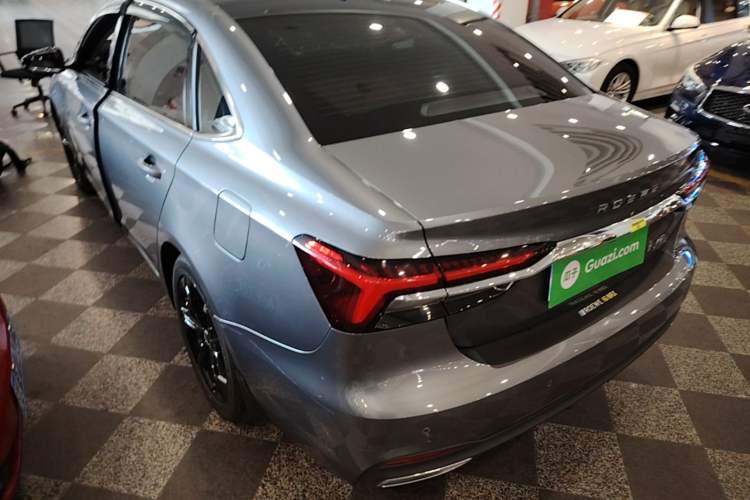 Used Roewe i6 MAX 2020 300TGI Automatic Cool & Stylish Skyroof Edition Rear Left 45 Deg
