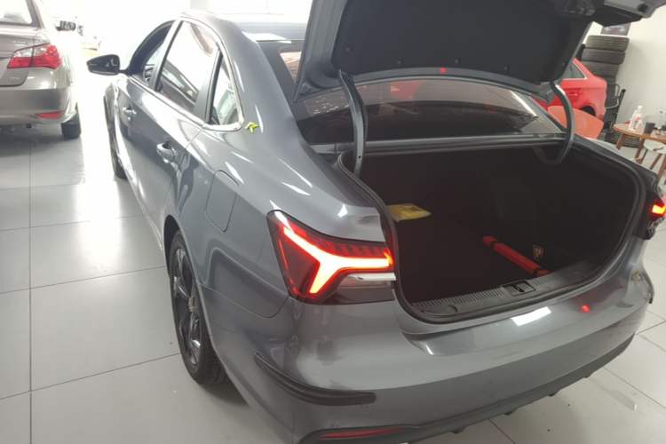 Used Roewe i6 MAX 2020 300TGI Automatic Sporty Cool Edition Rear Left 45 Deg