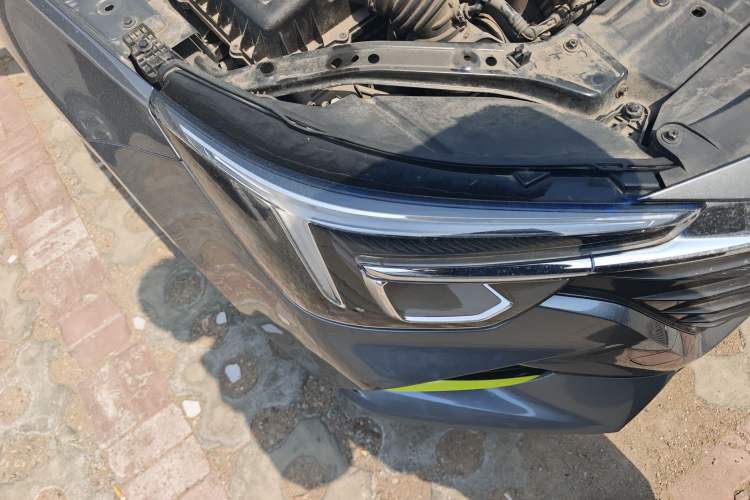 Used Roewe i6 MAX 2020 300TGI Automatic Sporty Cool Edition Right Front Headlight