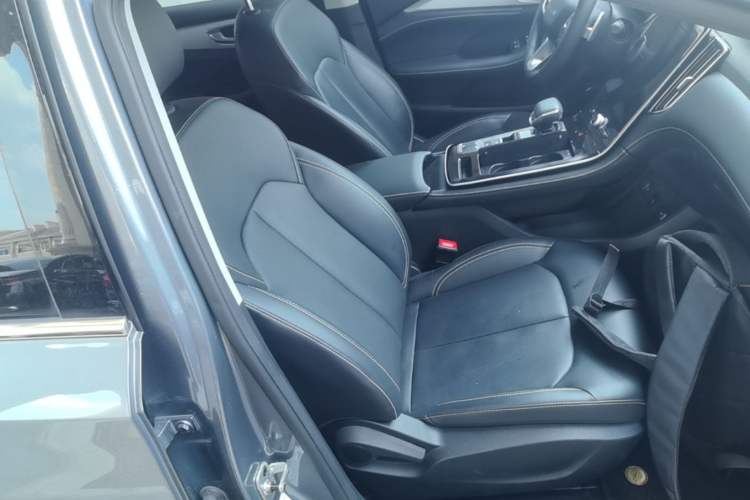 Used Roewe i6 MAX 2020 300TGI Automatic "Swell Cool Smart Drive" Edition Right Front Seat