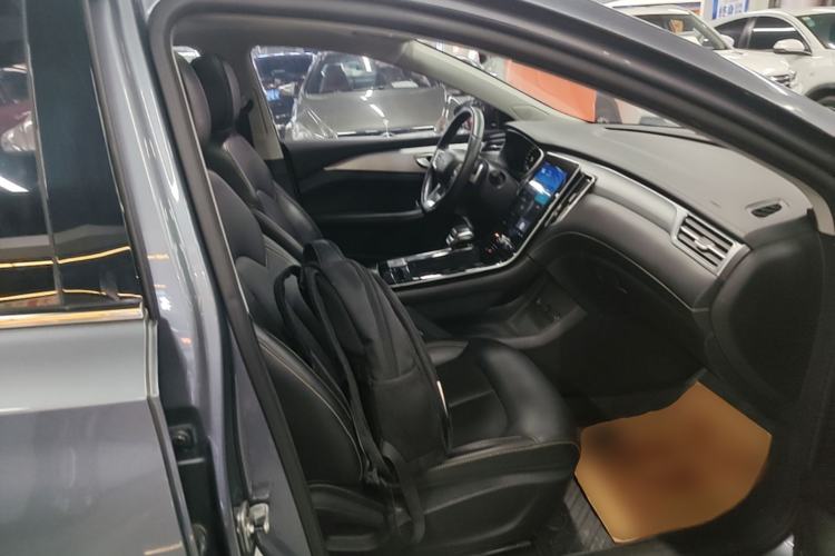 Used Roewe i6 MAX 2020 300TGI Automatic "Swell Cool Smart Drive" Edition Right Front Seat