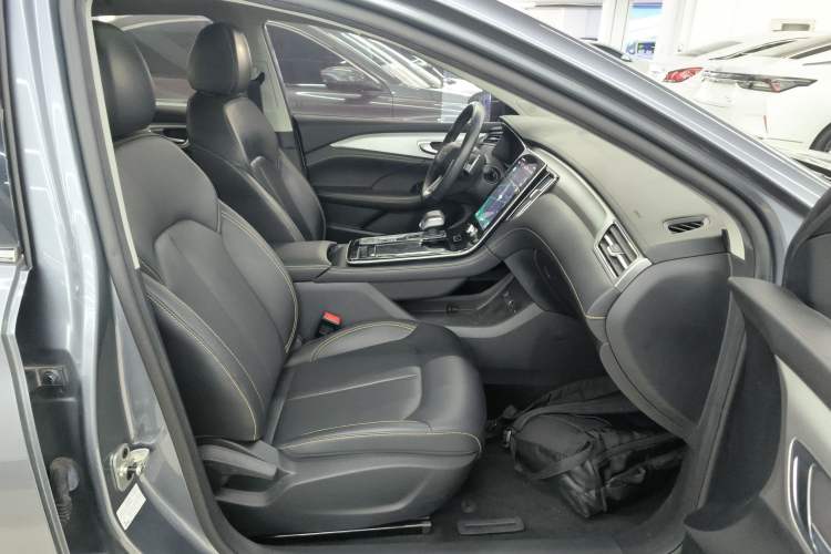 Used Roewe i6 MAX 2020 300TGI Automatic "Swell Cool Smart Drive" Edition Right Front Seat