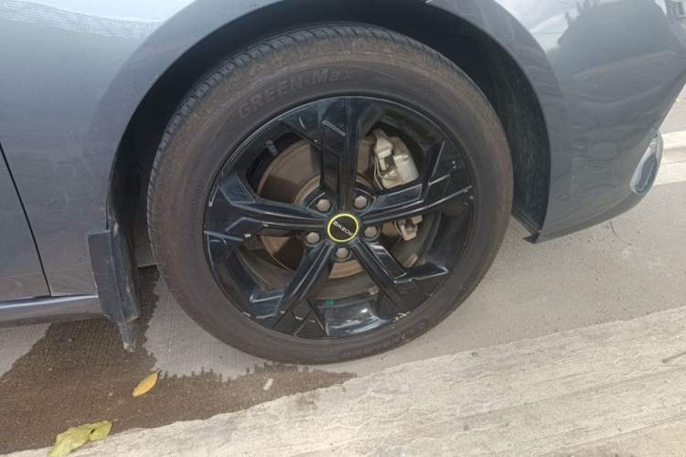Used Roewe i6 MAX 2020 300TGI Automatic Sporty Cool Edition Right Front Wheel Hub