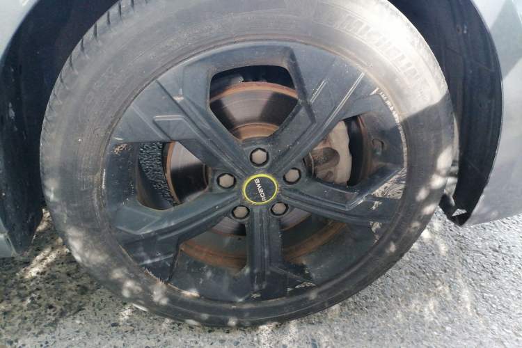 Used Roewe i6 MAX 2020 300TGI Automatic Sporty Cool Edition Right Front Wheel Hub