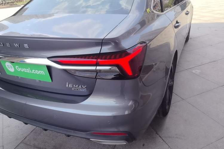 Used Roewe i6 MAX 2020 300TGI Automatic "Swell Cool Smart Drive" Edition Right Rear Taillight