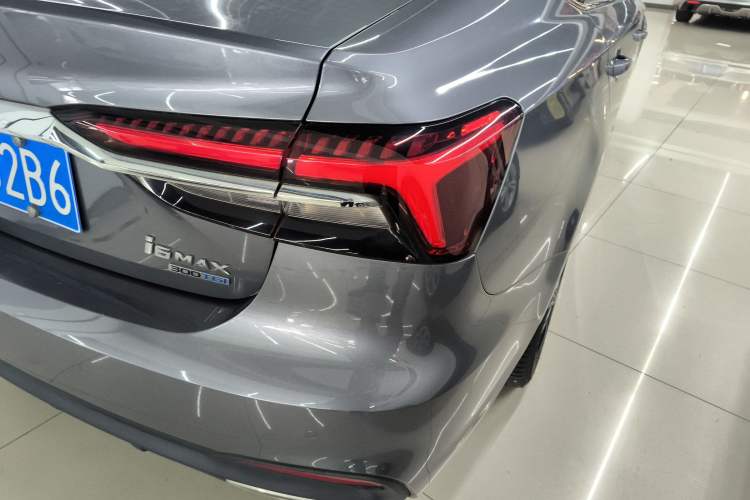 Used Roewe i6 MAX 2020 300TGI Automatic "Swell Cool Smart Drive" Edition Right Rear Taillight