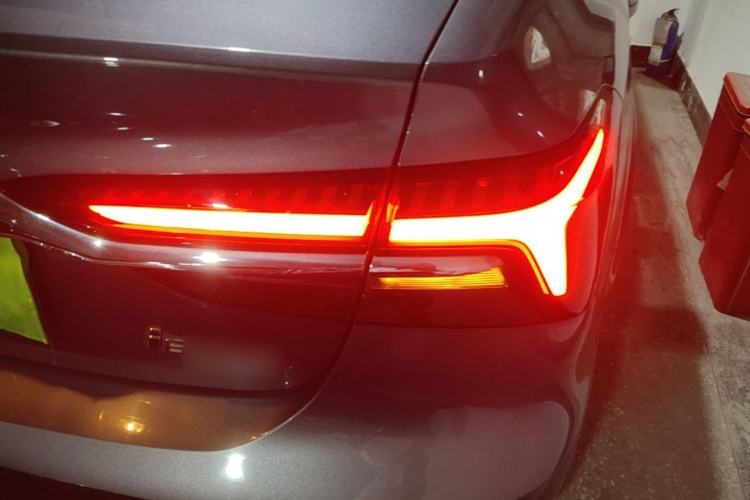 Used Roewe i6 MAX 2020 300TGI Automatic "Swell Cool Smart Drive" Edition Right Rear Taillight