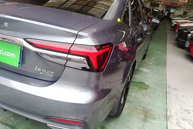 Used Roewe i6 MAX 2020 300TGI Automatic Sporty Cool Edition Right Rear Taillight