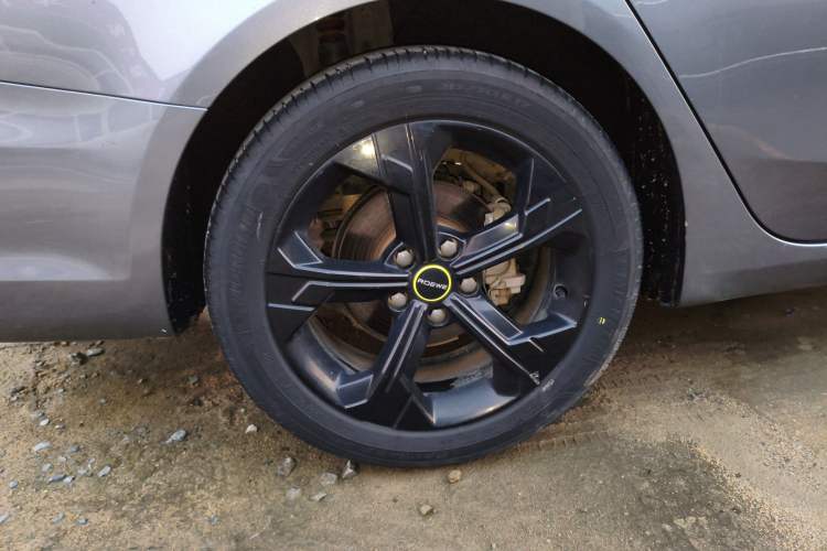Used Roewe i6 MAX 2020 300TGI Automatic "Swell Cool Smart Drive" Edition Right Rear Wheel Hub