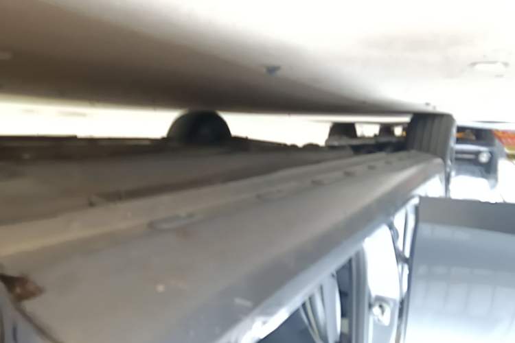 Used Roewe i6 MAX 2020 300TGI Automatic "Swell Cool Smart Drive" Edition Right Side Sill