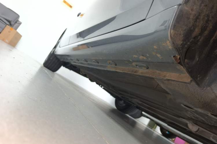 Used Roewe i6 MAX 2020 300TGI Automatic Sporty Cool Edition Right Side Sill