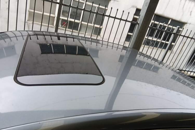 Used Roewe i6 MAX 2020 300TGI Automatic "Swell Cool Smart Drive" Edition Roof