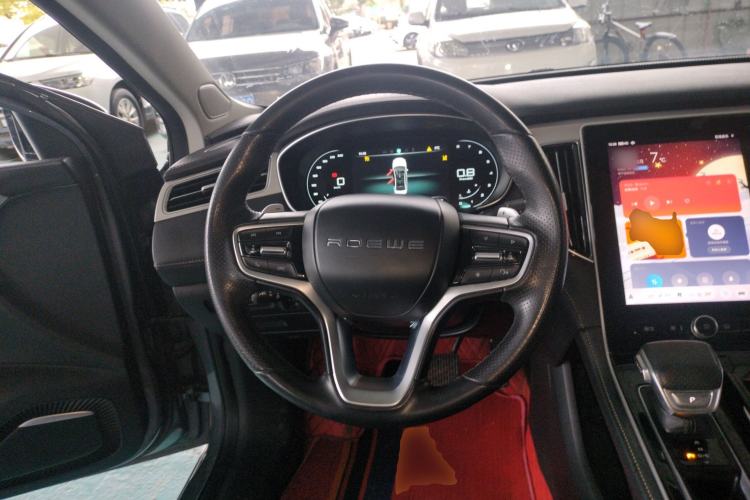 Used Roewe i6 MAX 2020 300TGI Automatic Supreme Edition with Cool Sunroof and Advanced Driving Features Steering Wheel