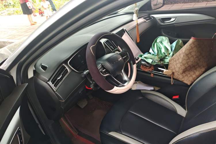 Used Roewe i6 MAX 2020 300TGI Automatic Cool & Stylish Skyroof Edition Steering Wheel