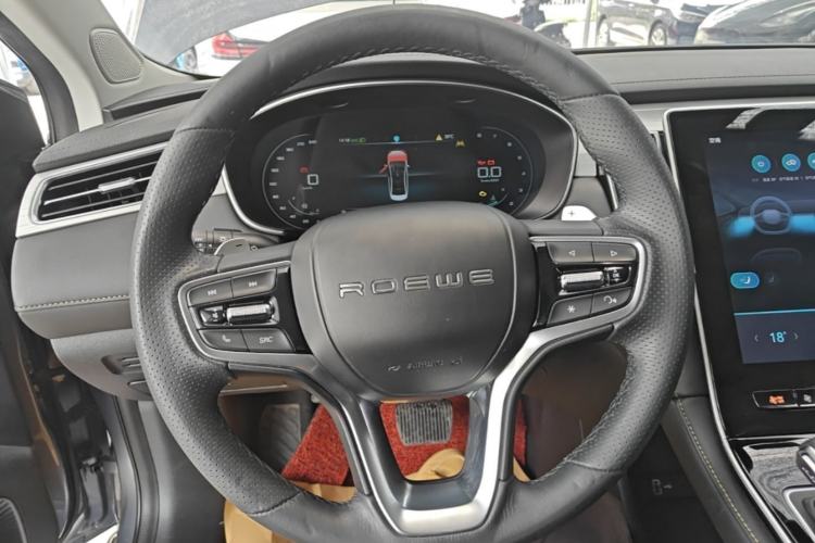 Used Roewe i6 MAX 2020 300TGI Automatic Supreme Edition with Cool Sunroof and Advanced Driving Features Steering Wheel