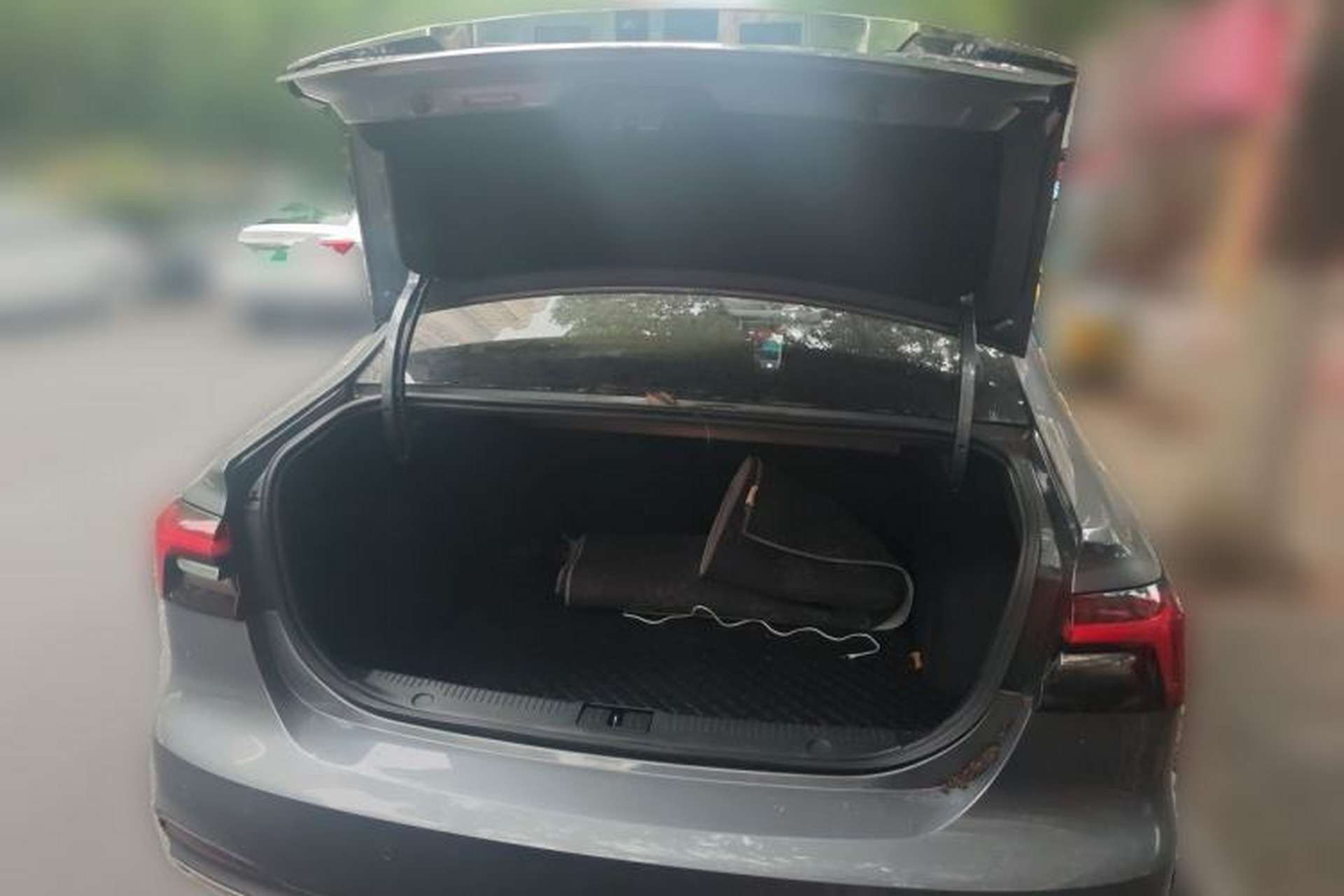Used Roewe i6 MAX 2020 300TGI Automatic Sporty Cool Edition Trunk