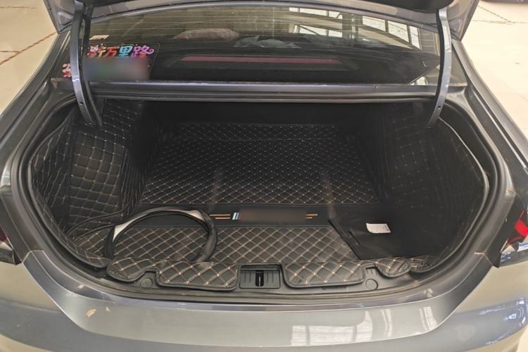 Used Roewe i6 MAX 2020 300TGI Automatic Supreme Edition with Cool Sunroof and Advanced Driving Features Trunk